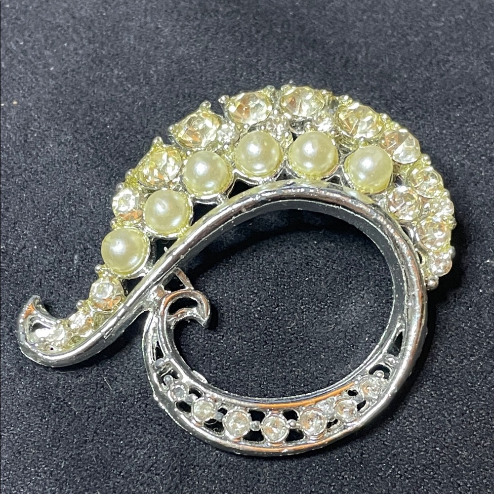 Elegant Silver and Gold Floral Brooch Set of three - Picture 2 of 8